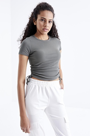 Çağla Basic Yanı Büzgülü O Yaka Kadın Crop Top  - 97203 | L