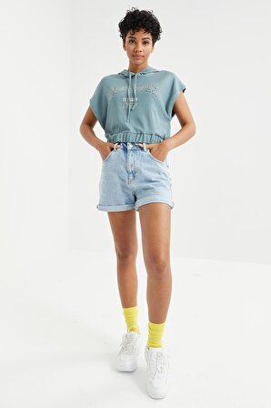 Mint Yeşili Kapüşonlu Yazı Baskılı Beli Lastikli Bürümcük Kumaş Kadın Crop Top T-Shirt  - 97230 | XL
