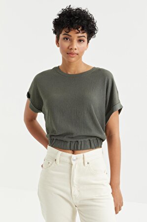 Çağla Basic O Yaka Beli Lastikli Bürümcük Kumaş Kadın Crop Top T-Shirt  - 97227 | XL