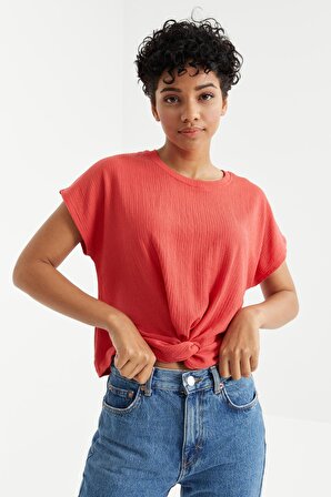 Nar Cıcegı O Yaka Önü Büzgü Detaylı Bürümcük Kumaş Kadın Crop Top T-Shirt  - 97228 | XL