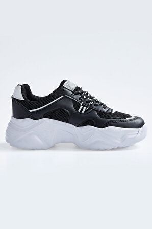 Siyah - Beyaz Bağcıklı Yüksek Taban File Detaylı Kadın Spor Ayakkabı - 89201 | 40