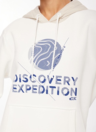 Discovery Expedition Kırık Beyaz Kadın Kapüşonlu Baskılı Sweatshirt D3WL-SWT21