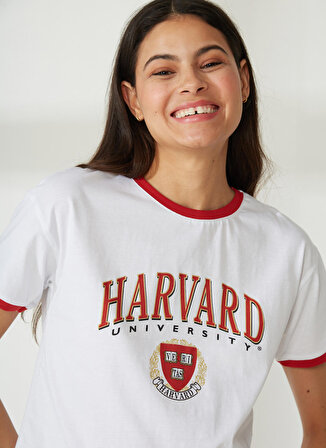 Never Say Never Harvard Baskılı Beyaz Kadın T-Shirt BYL3033