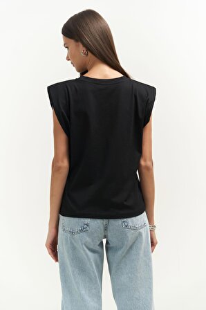 Armanda Vatkalı Siyah T-Shirt