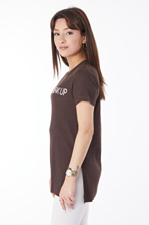 Düz Bisiklet Yaka Kadın Kahverengi Baskılı Yırtmaçlı T-shirt - 24791