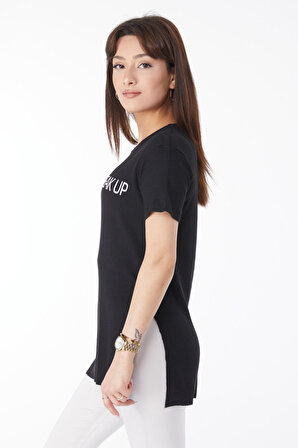 Düz Bisiklet Yaka Kadın Siyah Baskılı Yırtmaçlı T-shirt - 24791