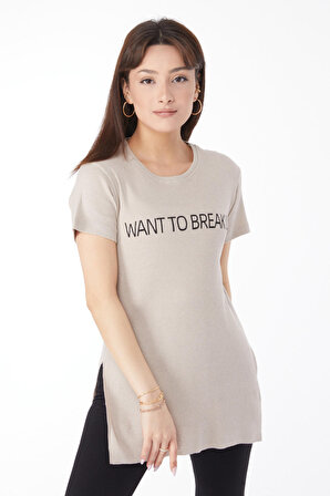 Düz Bisiklet Yaka Kadın Bej Baskılı Yırtmaçlı T-shirt - 24791