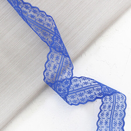 Saks mavi renkli, 4.5 cm genişliğinde dantel şerit, 5 metre