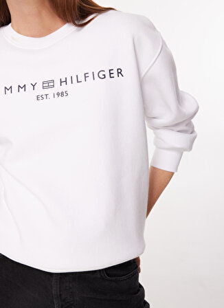 Tommy Hilfiger Bisiklet Yaka Baskılı Beyaz Kadın Sweatshırt WW0WW39791YCF