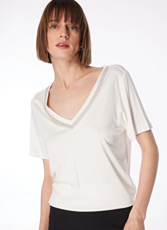 Fabrika Comfort Kırık Beyaz Kadın V Yaka Basic T-Shirt FC4SL-TST0760