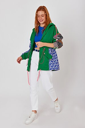 Kadın Benetton Yeşili Zebra Patchwork Belden Ve Etekten Büzgülü Şapkalı Ceket Yağmurluk