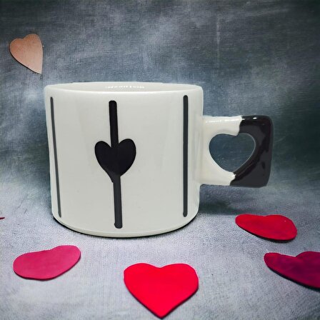 Zarif Siyah Kalp Desenli El Yapımı Doğal Seramik  Kalp Kupa / Mug - Çay & Kahve Fincanı