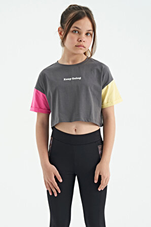Koyu Gri Yazı Baskılı O Yaka Düşük Omuzlu Oversize Kız Çocuk T-Shirt - 75130 | 14-15 Yaş