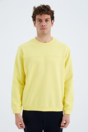 Sarı O Yaka Ön Dikiş Detaylı Basic Rahat Kalıp Erkek Sweatshirt - 88270 | S
