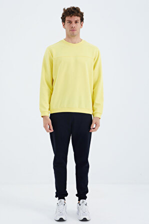 Sarı O Yaka Ön Dikiş Detaylı Basic Rahat Kalıp Erkek Sweatshirt - 88270 | S