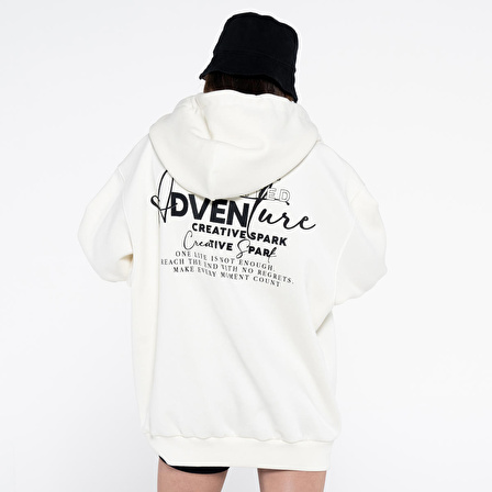 Teo Kadın Beyaz Kanguru Cepli Kapüşonlu Şardonlu Oversize Sweatshirt Hoodie | M