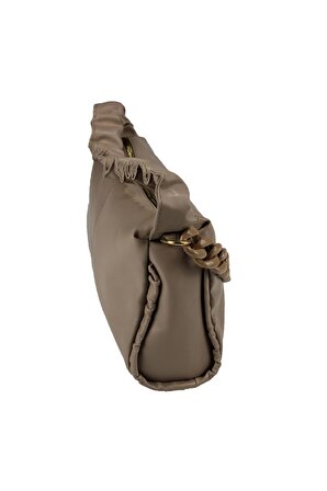 SİA ÇANTA Suni Deri Şık Kullanışlı Baget & Çapraz Askılı Kendi Renginden Zincir Detaylı Bayan Omuz Çanta Modeli