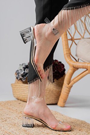 Pabucmarketi Altın Gold Simli Şeffaf Bantlı Detaylı Alçak Şeffaf Topuklu Kadın Ayakkabı