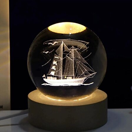 Gemi Kaptan Korsan Yelkenli Tasarımlı Ahşap Altlıklı Işıklı Küçük Boy Cam Küre