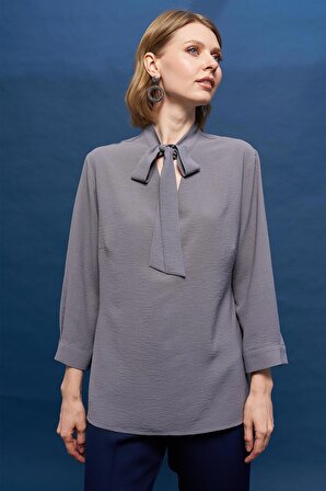 Kravat Bağlama Detaylı-Bluz