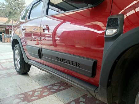 Dacia Duster Kırmızı Yazılı Premium Kapı Koruma Seti 2018 ve Üstü