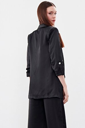 Kadın Siyah Renk Saten Kumaş Oversize Ceket
