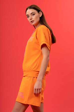 Kadın Orange Renk Baskılı Kapüşonlu Fermuarlı Yarım Kol Sweatshirt