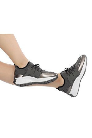 Veform Hafif ve Rahat Tabanlı, Günlük Şık ve Spor Kadın Ayakkabı Taş Detaylı slip-on ve bağcıklı FV426FV
