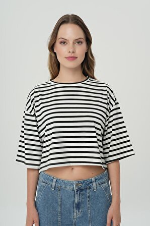  Beyaz Siyah Çizgili Oversize Kısa Kollu T-Shirt 56107-573