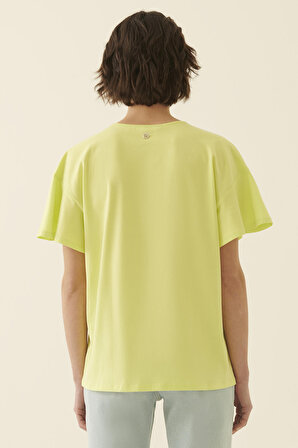 Coras Regular Fit Kayık Yaka Standart Boy Misket Limonu Renk Kadın Tişört
