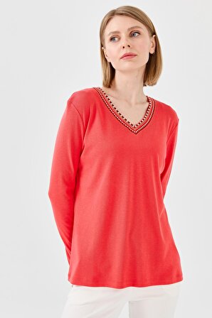 Desen Triko Kadın V Yaka Renkli Nakışlı Pamuklu Bluz 23488 Mercan