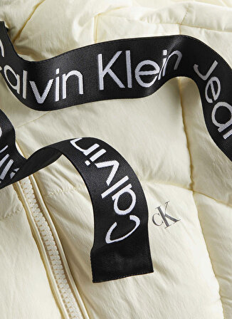 Calvin Klein Jeans Beyaz Kadın Mont J20J221901YBI