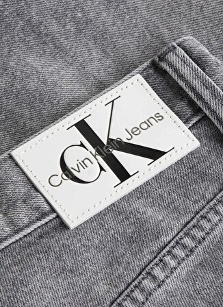 Calvin Klein Jeans Yüksek Bel Normal Gri Kadın Denim Şort J20J2235081BZ