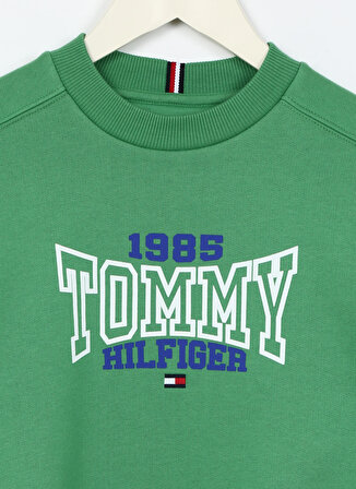 Tommy Hilfiger Yeşil Erkek Çocuk Bisiklet Yaka Uzun Kollu Sweatshirt KB0KB08301