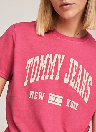 Tommy Jeans Bisiklet Yaka Düz Pembe Kadın T-Shirt TJW REG WASHED VARSITY TEE EXT