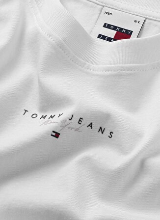 Tommy Jeans Bisiklet Yaka Düz Beyaz Kadın T-Shirt TJW REG ESSENTIAL LOGO + TEE EXT