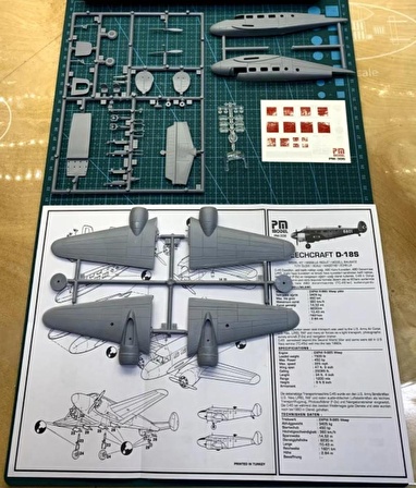 Beechcraft D-18S Yolcu-Yük Uçağı PM Model Demonte Plastik Uçak Maket Kiti