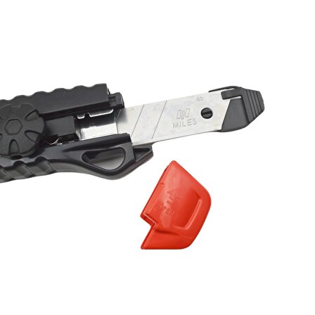 Miles Geniş Maket Bıçağı 18 mm 2 Yedekli Kırmızı Dişli Kilit FR1803