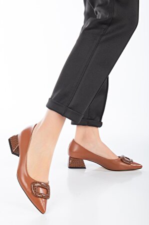 Suins Rosalie Kadın Orta Topuklu Toka Detaylı Ayakkabı