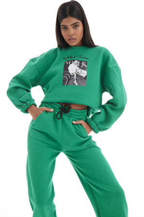 Kadın Yeşil Renk Üç İplik İçi Şardonlu Önü Baskılı Sweatshirt