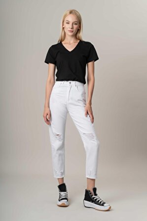 Kadın Beyaz Renk %100 Koton Dizden Yırtık Mom Fit Denim Pantolon