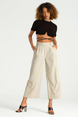 Kadın Bej Renk Kemer Detaylı Önü Pileli Bol Paça Culotte Pantolon