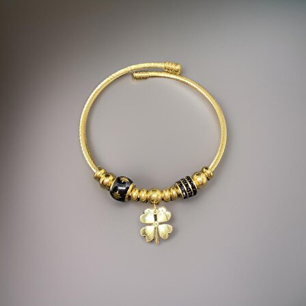 Şansın Tuttuğu An: Altın Yonca Charmlı Gold Renk Pandora Model Çelik Kadın Bileklik!