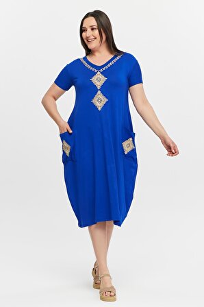 Kadın Büyük Beden Baklava Nakış Detay Mavi Elbise