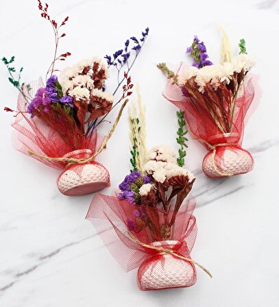 Anneler Gününe Özel Kupa & Kırmızı Mini Ayıcık & Kuru Çiçek & 3'lü Lavi Çikolata Hediye Seti T2