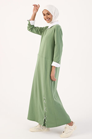 Yeşil Bağcıklı Yırtmaçlı Baskı Detaylı Elbise
