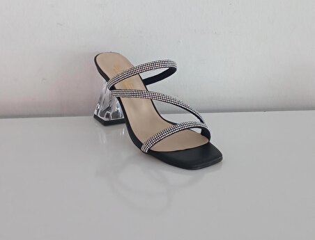 Siyah Saknuk Taşlı 7,5 Cm. Topuk Boyu Şeffaf Topuklu Kadın Topuklu Ayakkabı