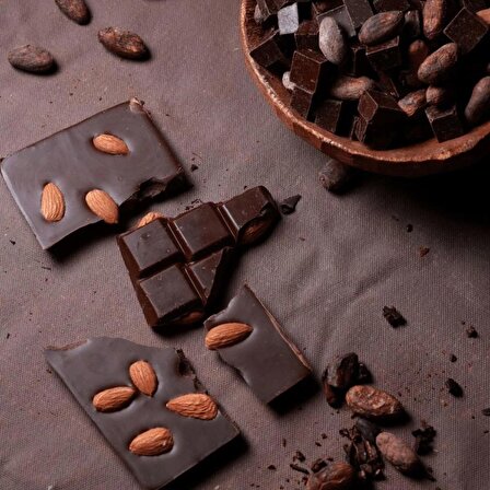 %72 Kakao Bademli Bitter Çikolata. 100 Gr.