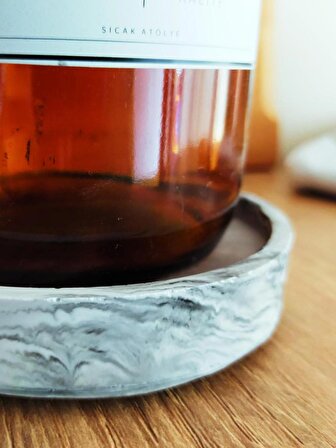 Sıcak Atölye - Amber Şişe Sıvı Sabun Seti - El Yapımı Yuvarlak Beton Altlık - 2 Parça