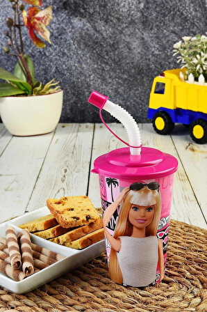 Barbie Akordion Pipetli Kapaklı Meşrubat Bardağı 400 ML